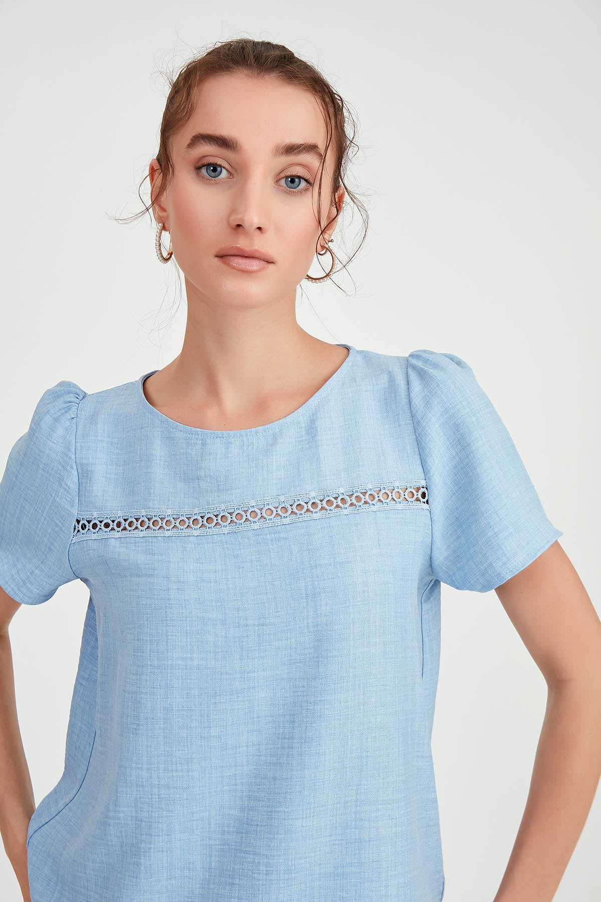 PLEATED SHORT SLEEVE BLOUSE