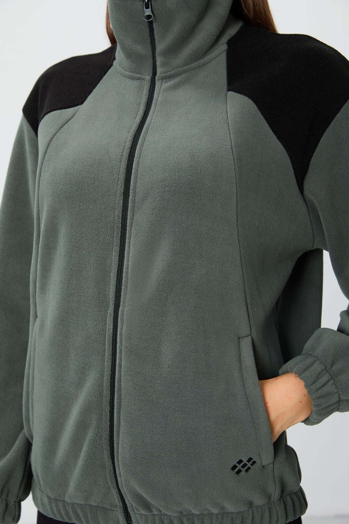 Thick Right Soft Textured High Collar Oversize Embroidered Fleece Women's Sweatshirt - 97293