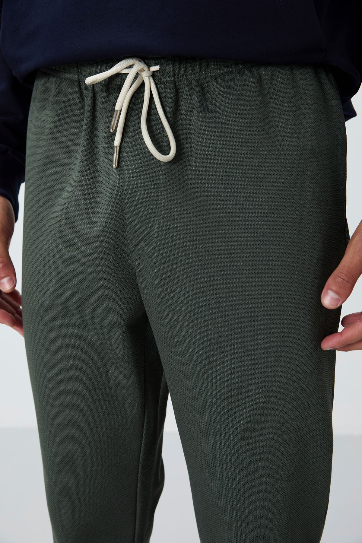 Textured Surface Right Standard Fit Men's Tracksuit Bottom - 82156