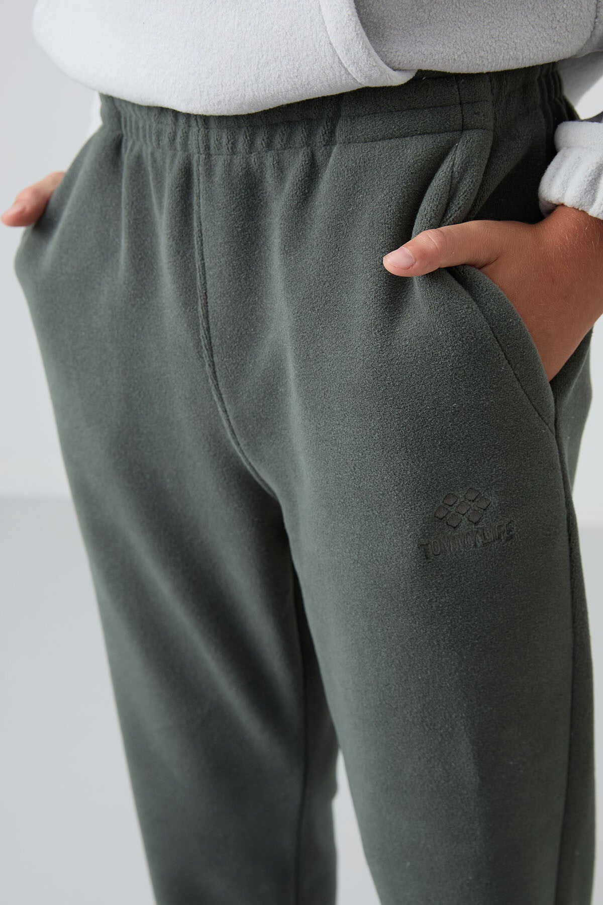 Rightful Thick Soft Textured Standard Fit Embroidered Fleece Boys' Tracksuit Bottom - 11219