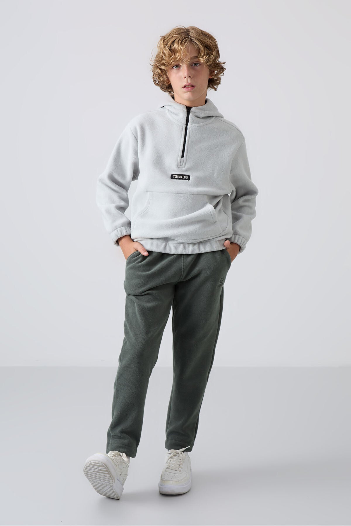 Rightful Thick Soft Textured Standard Fit Embroidered Fleece Boys' Tracksuit Bottom - 11219