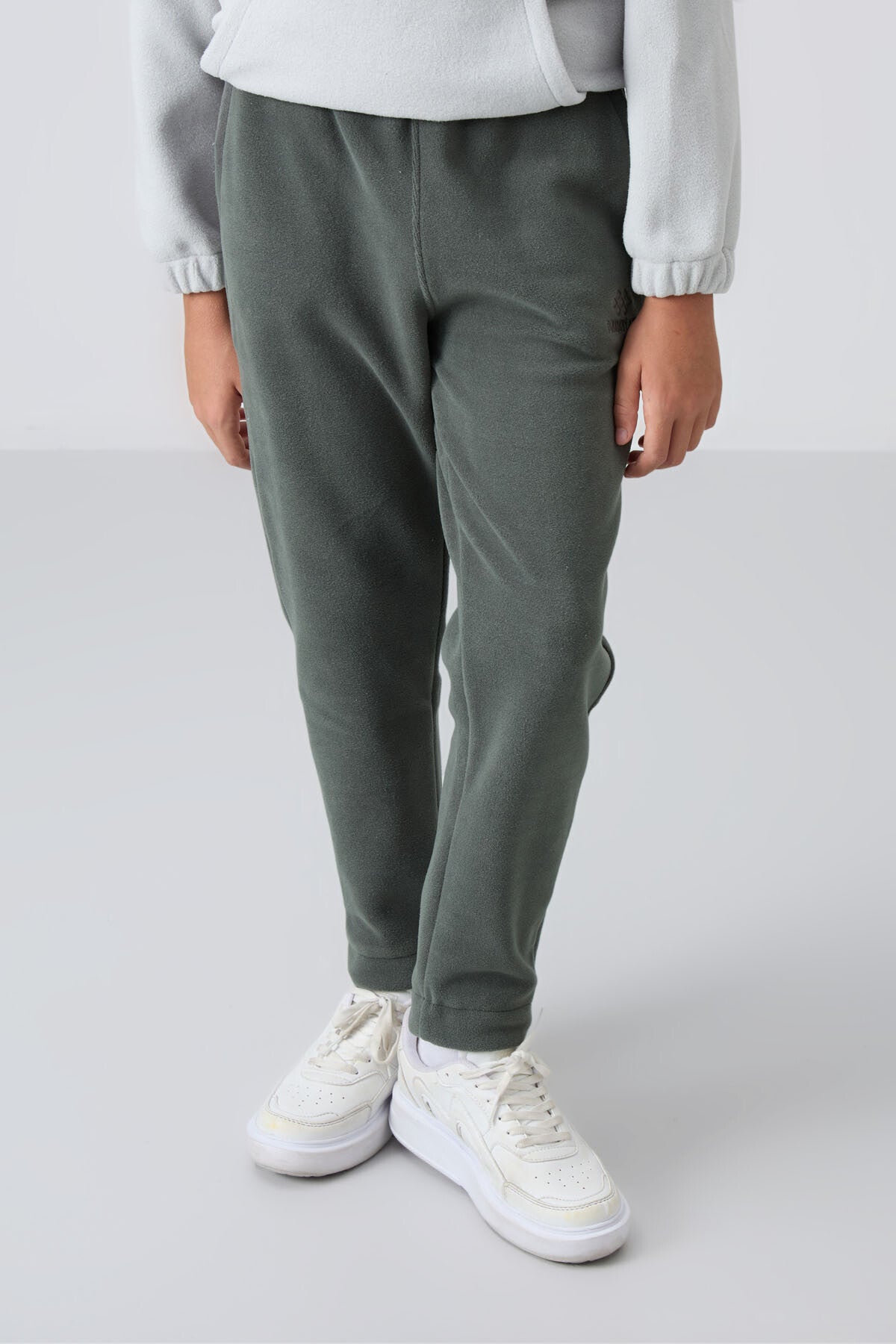 Rightful Thick Soft Textured Standard Fit Embroidered Fleece Boys' Tracksuit Bottom - 11219