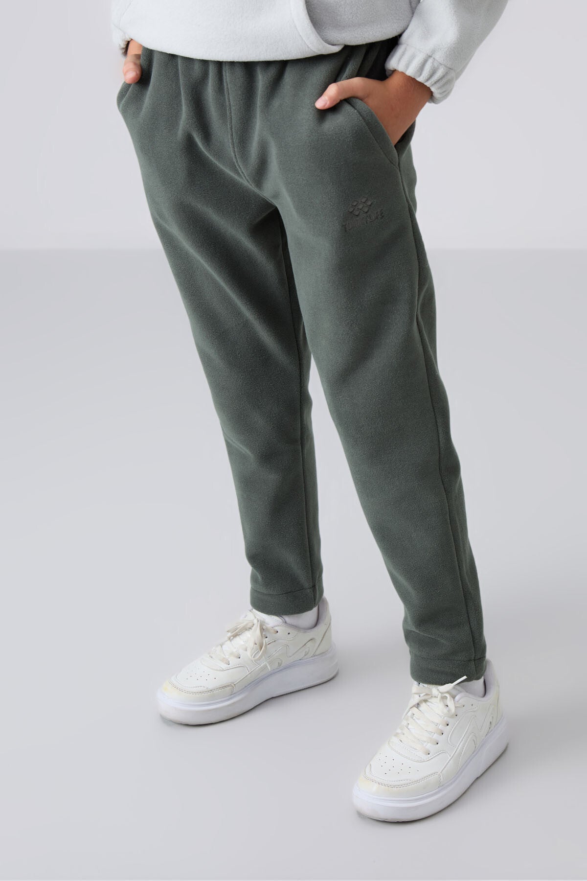 Rightful Thick Soft Textured Standard Fit Embroidered Fleece Boys' Tracksuit Bottom - 11219