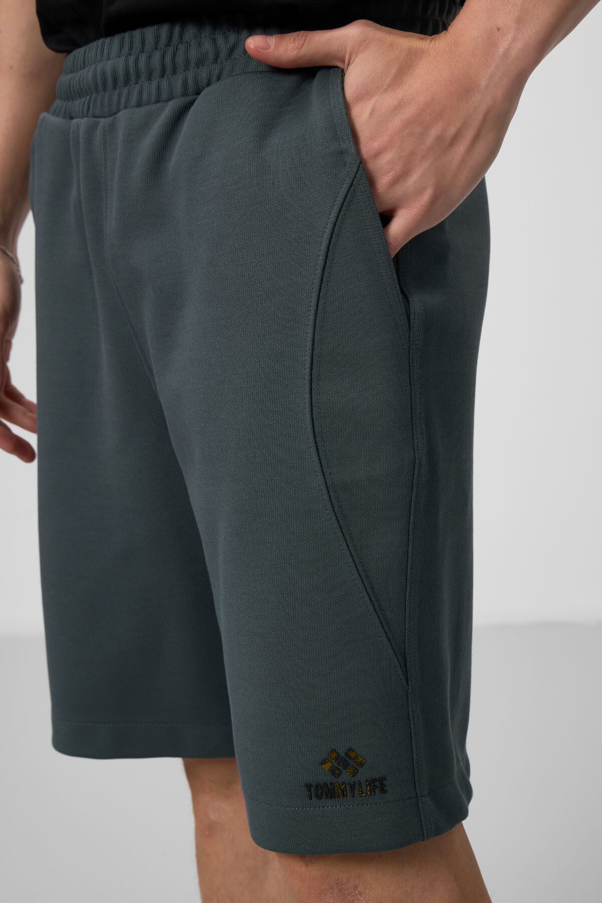 Textured Surface Oversize Men's Shorts - 81288
