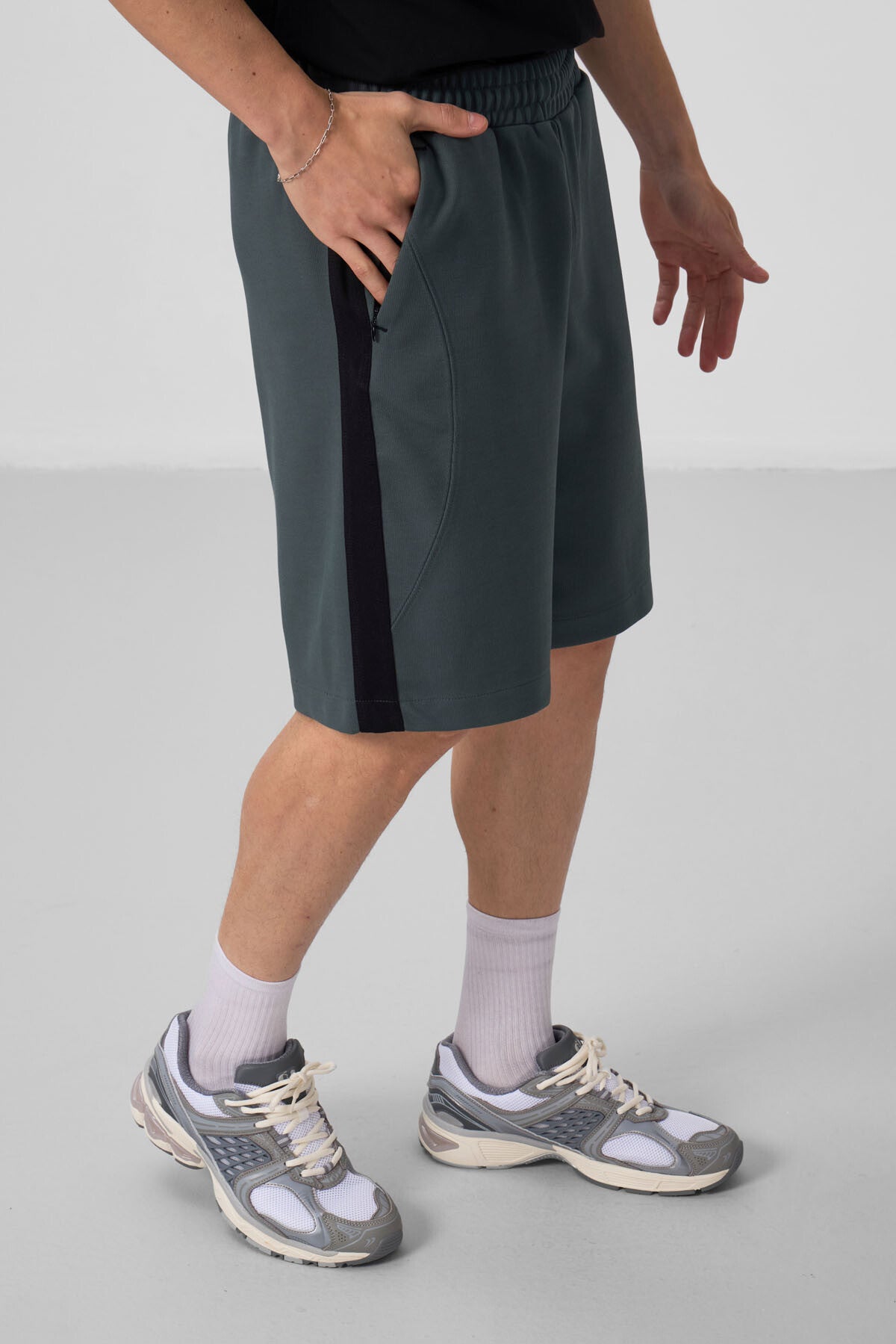 Textured Surface Oversize Men's Shorts - 81288
