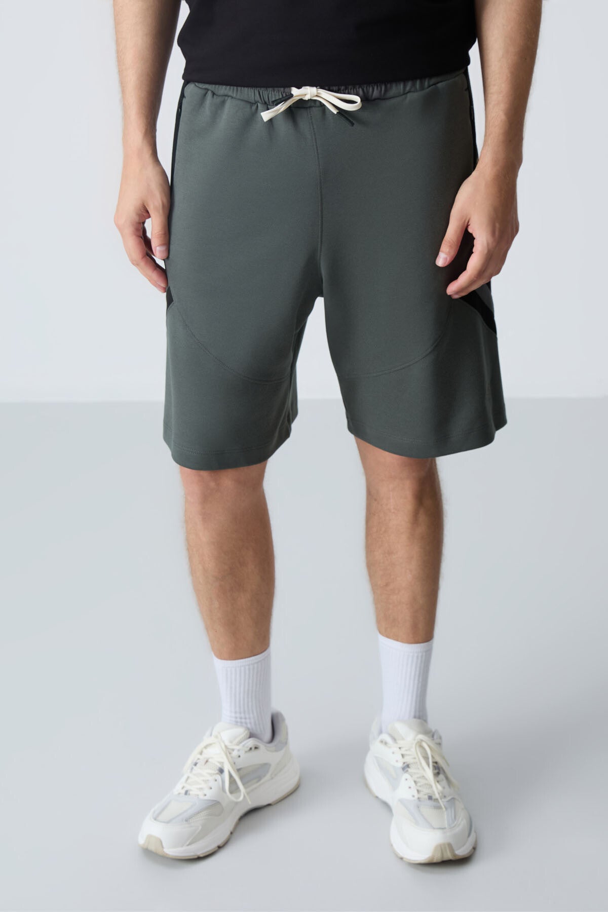 Cotton Thick Soft Textured Standard Fit Basic Men's Shorts - 81281