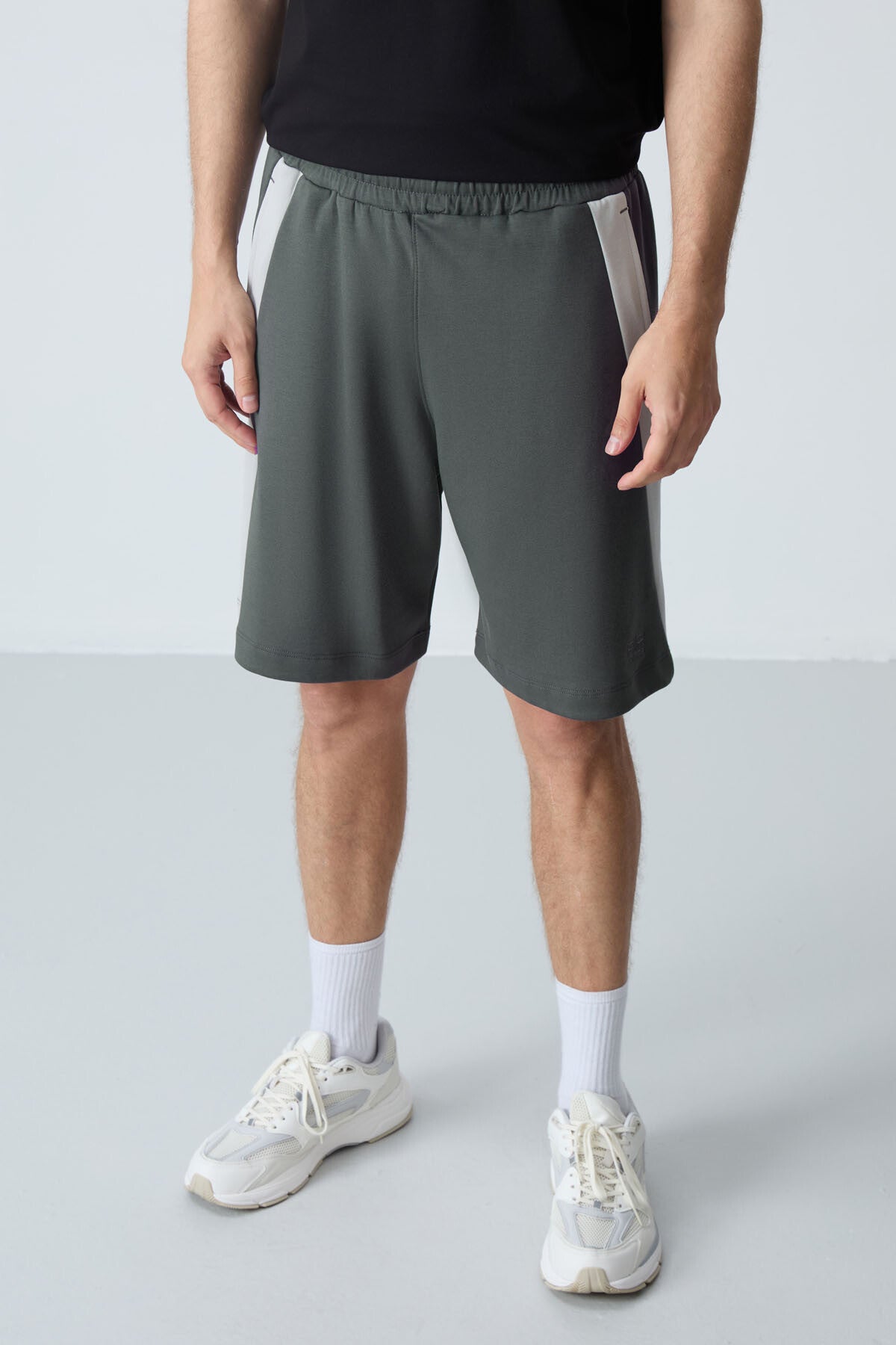 Cotton Thick Soft Textured Standard Fit Basic Men's Shorts - 81280