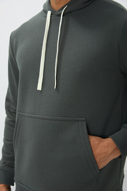 Cotton Rights Thick Inner Fleece Soft Texture Comfort Fit Embroidered Men's Sweatshirt - 88419