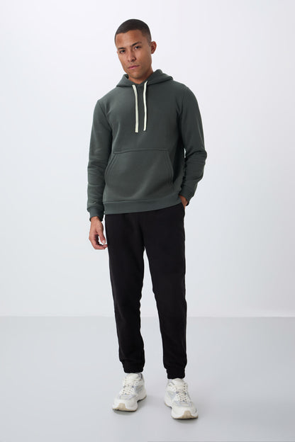 Cotton Rights Thick Inner Fleece Soft Texture Comfort Fit Embroidered Men's Sweatshirt - 88419