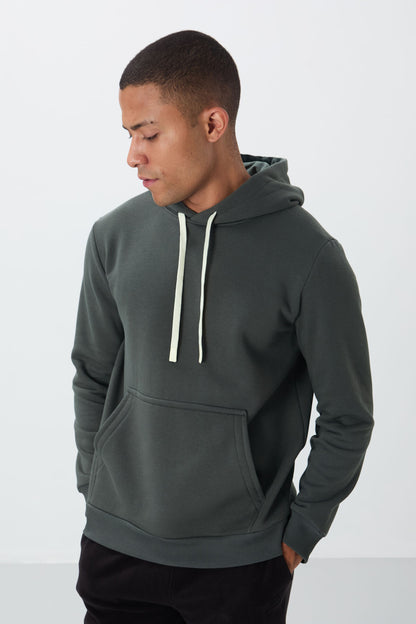 Cotton Rights Thick Inner Fleece Soft Texture Comfort Fit Embroidered Men's Sweatshirt - 88419