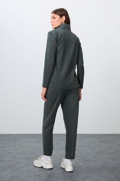 Thick Right Soft Textured Stand Collar Oversize Embroidered Fleece Women's Tracksuit Set -95339