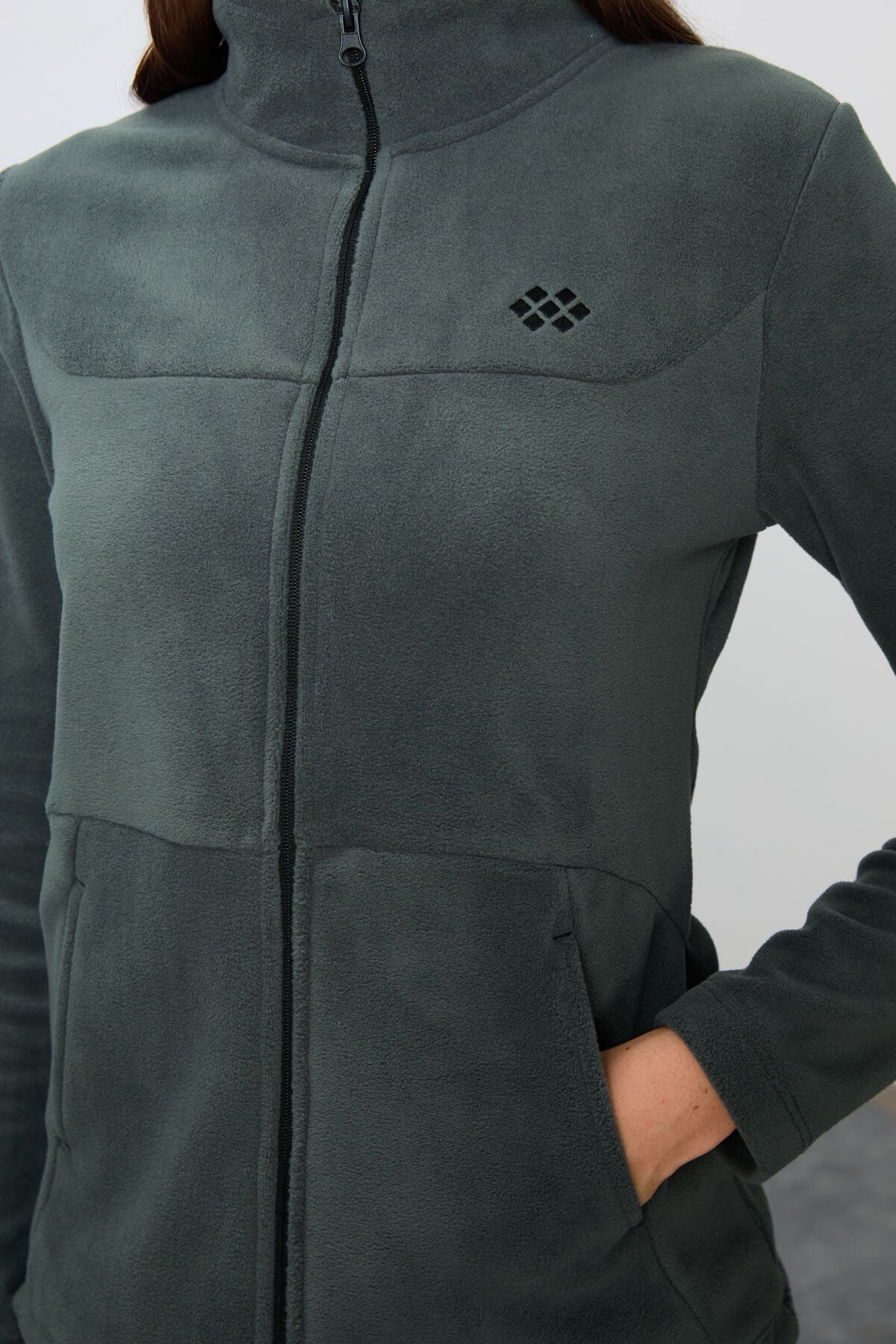 Thick Right Soft Textured Stand Collar Oversize Embroidered Fleece Women's Tracksuit Set -95339