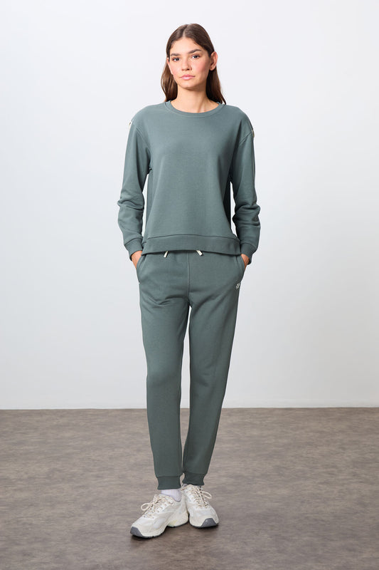 Compact Right Thick Smooth Textured O Collar Oversize Fit Women's Tracksuit Set - 95341