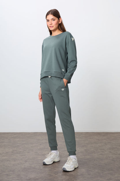 Compact Right Thick Smooth Textured O Collar Oversize Fit Women's Tracksuit Set - 95341