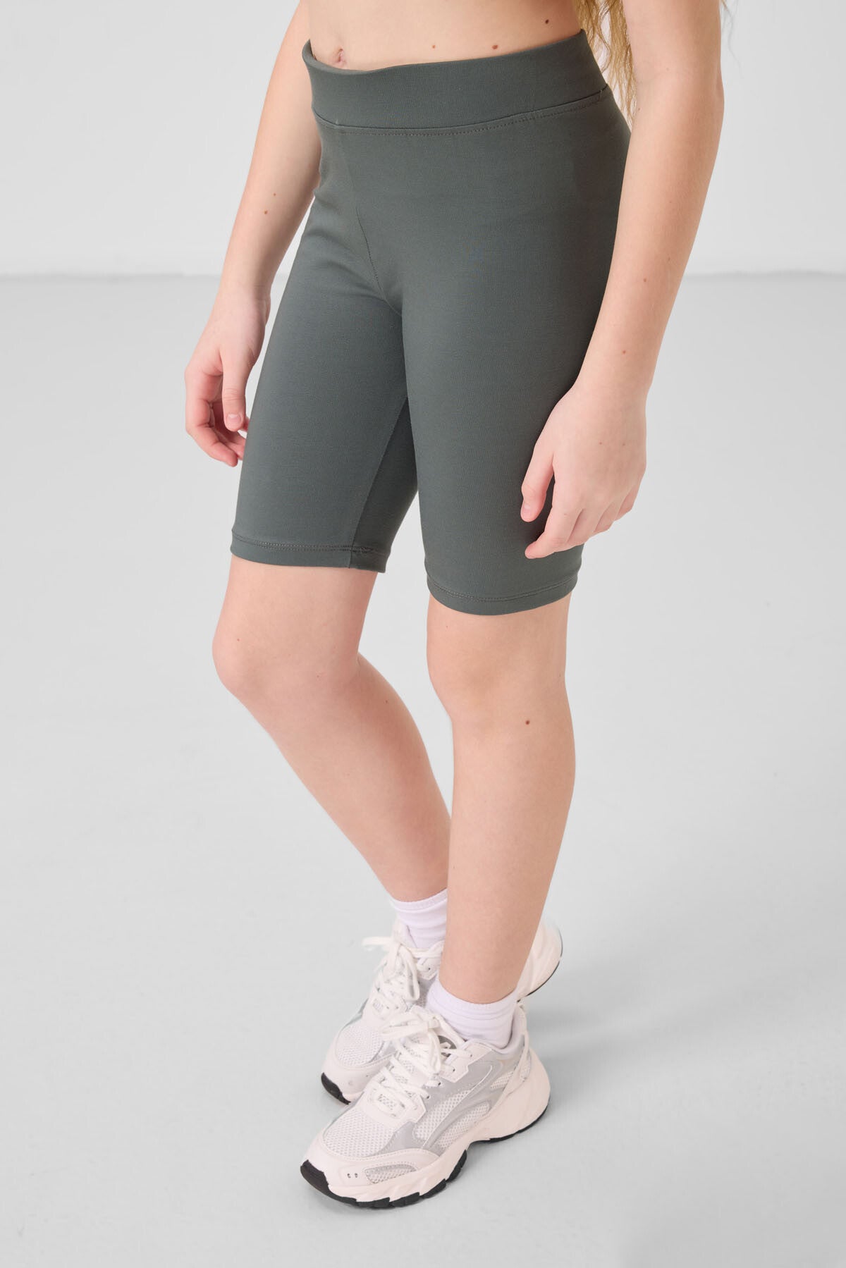 Cotton short skirt with Haki Standard Fit Basic Tights - 75188