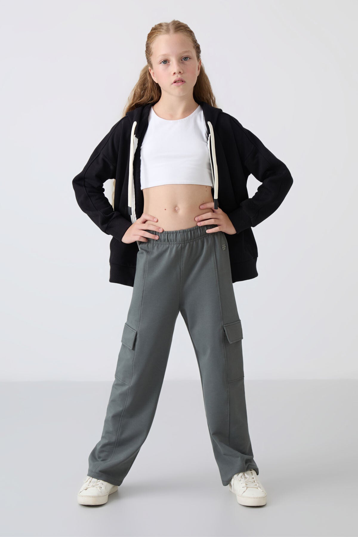 Right Leg Detailed Wide Leg Girls' Tracksuit Bottom with Cargo Pocket - 75143