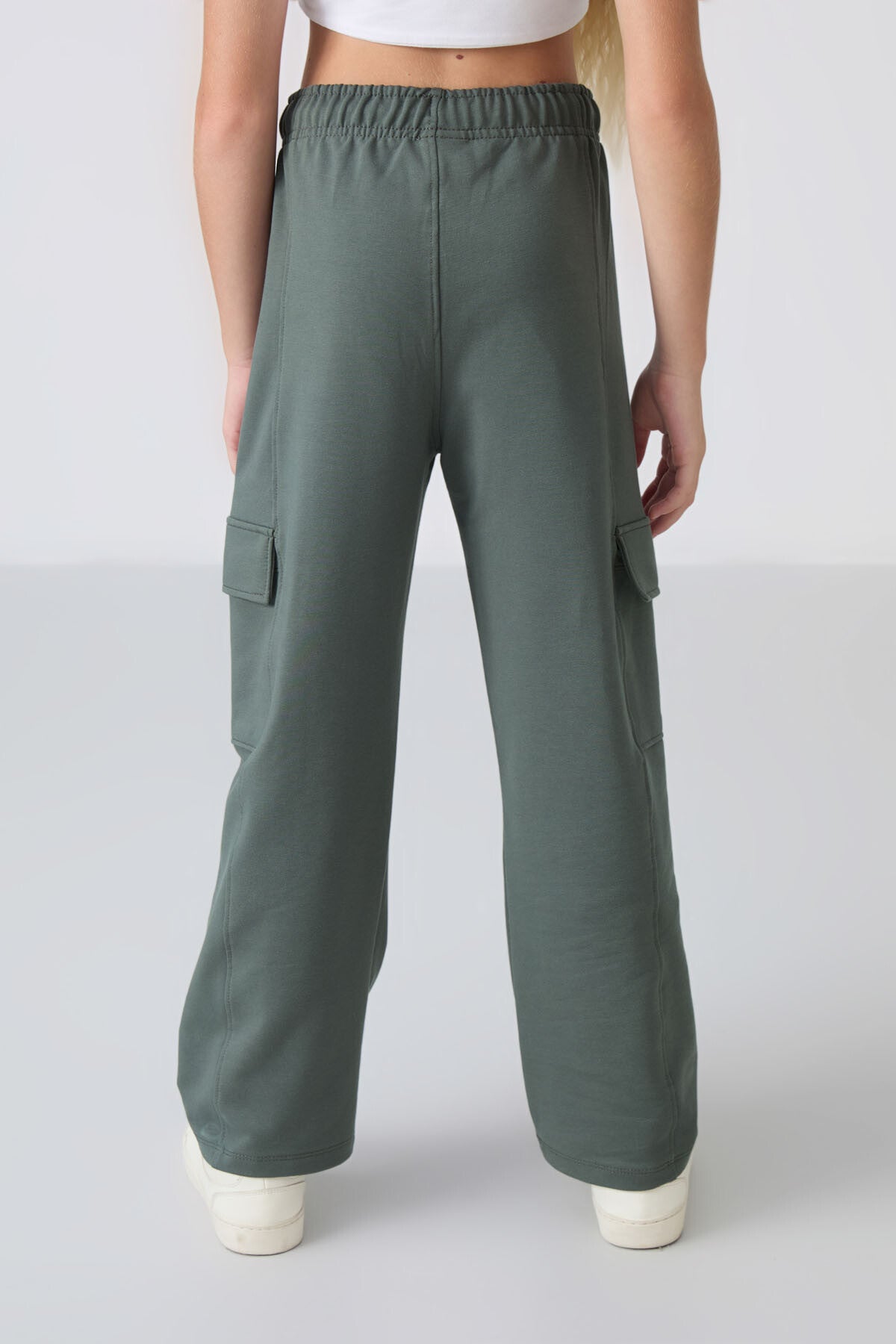 Right Leg Detailed Wide Leg Girls' Tracksuit Bottom with Cargo Pocket - 75143