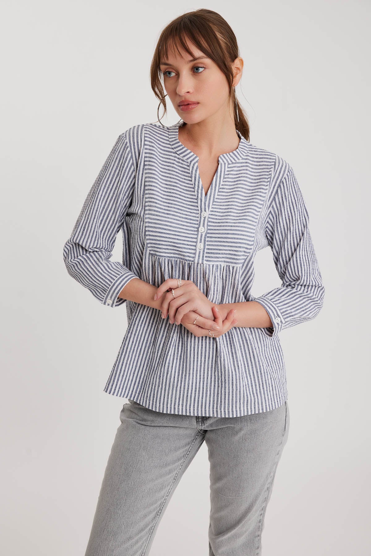 JUDGE COLLAR STRIPED BUTTON BLOUSE