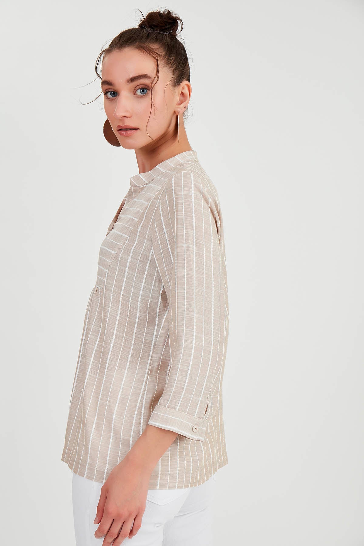FRONT BUTTON BLOUSE WITH STRIPED JUDGE COLLAR