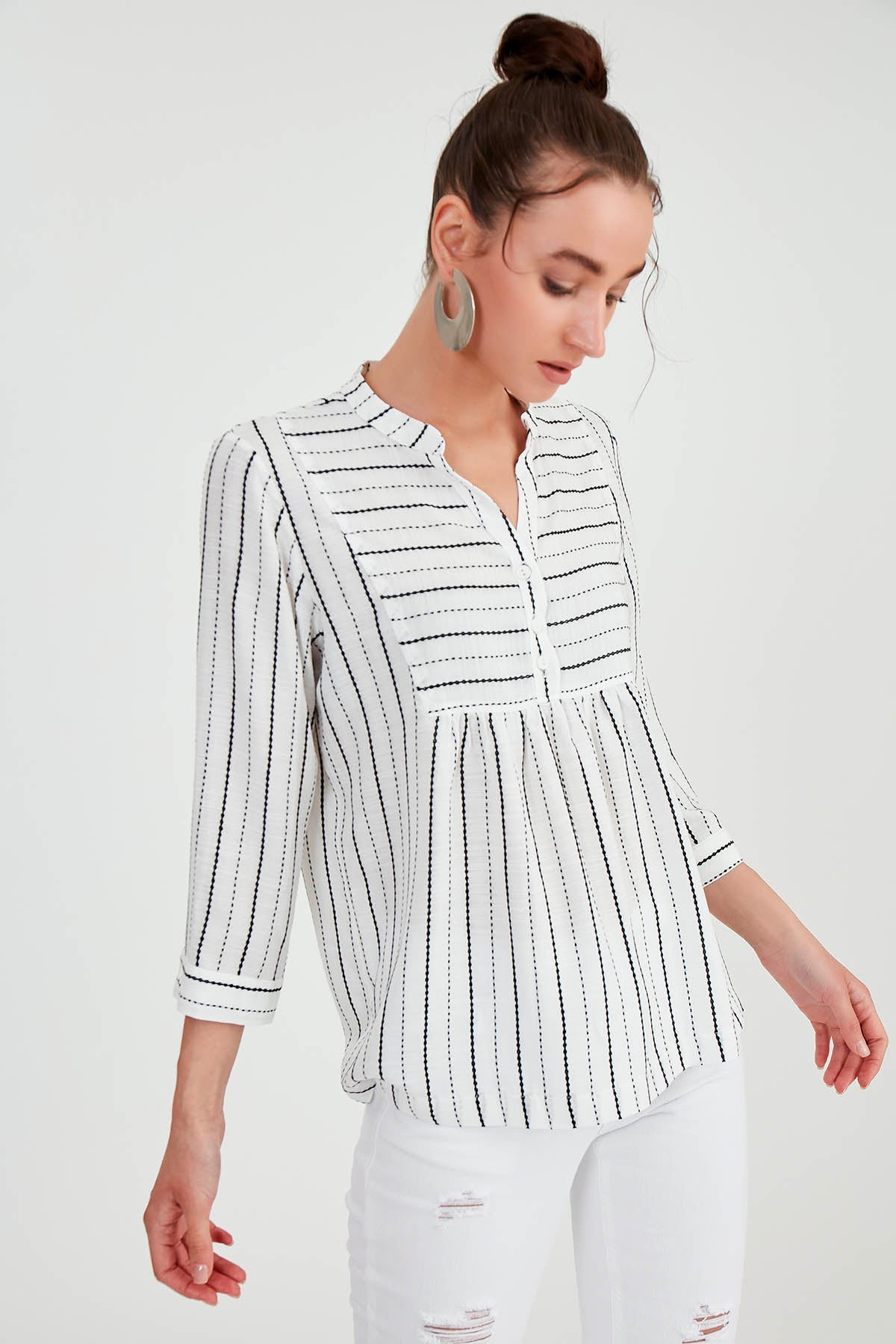 FRONT BUTTON BLOUSE WITH STRIPED JUDGE COLLAR