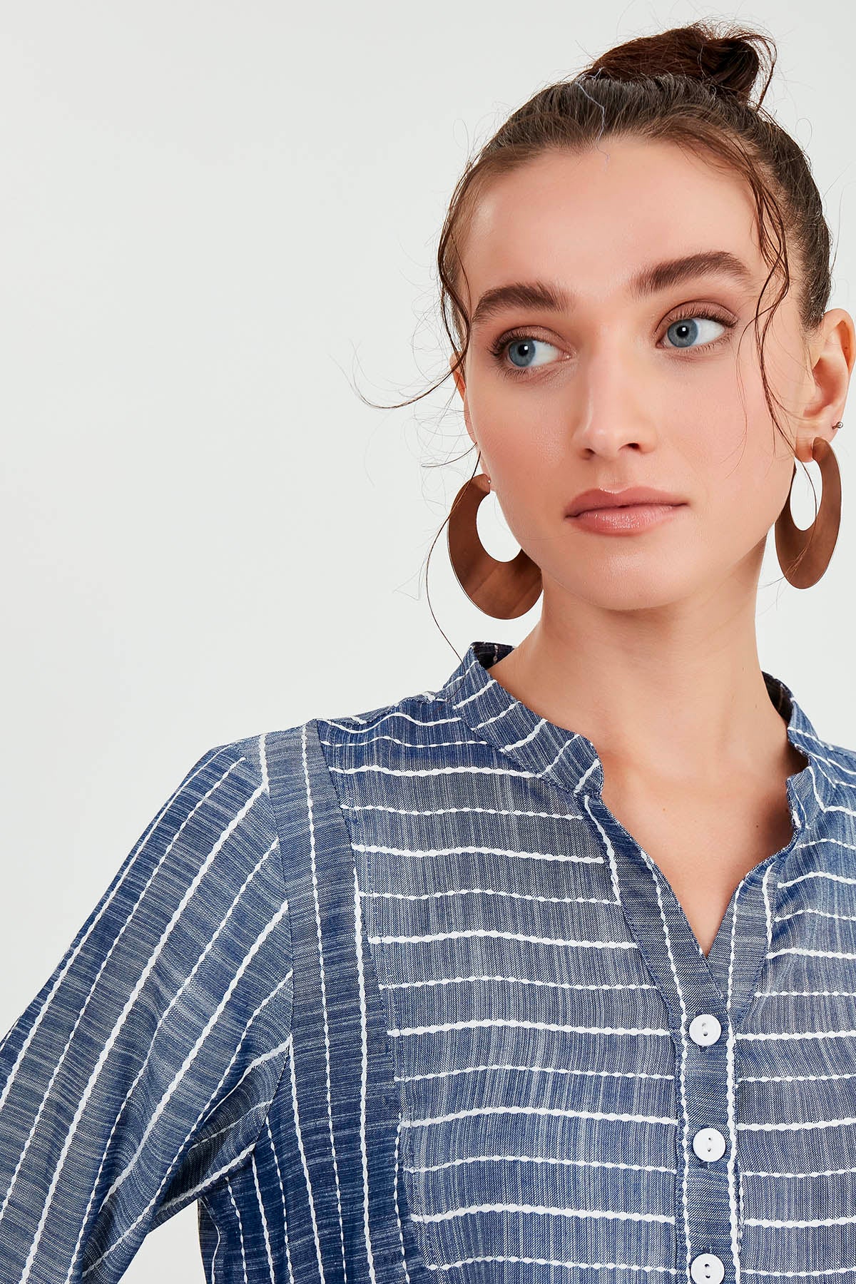 FRONT BUTTON BLOUSE WITH STRIPED JUDGE COLLAR