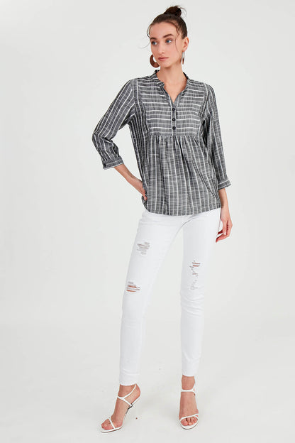 FRONT BUTTON BLOUSE WITH STRIPED JUDGE COLLAR