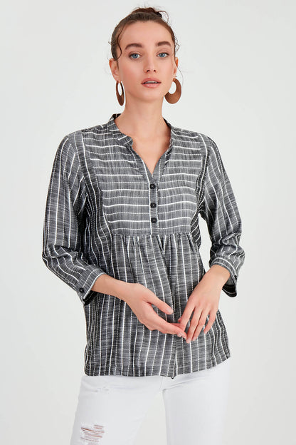 FRONT BUTTON BLOUSE WITH STRIPED JUDGE COLLAR
