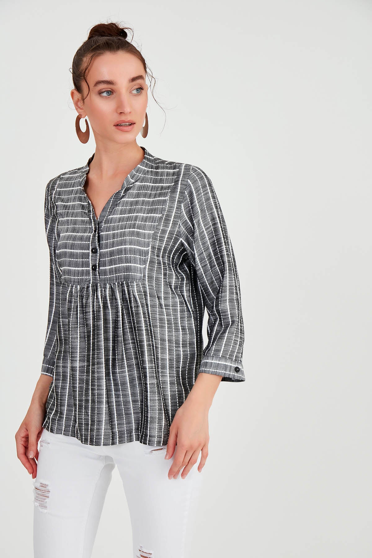 FRONT BUTTON BLOUSE WITH STRIPED JUDGE COLLAR
