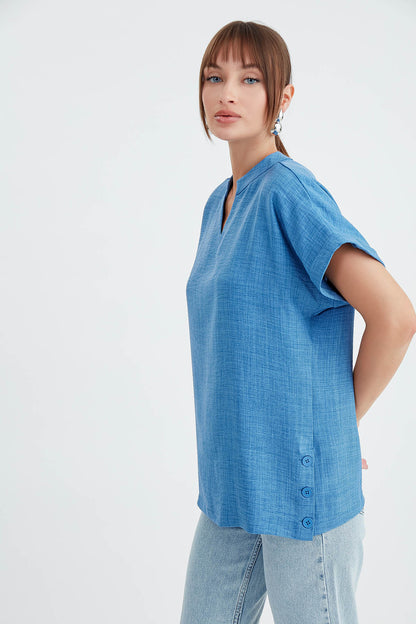 JUDGE COLLAR LOW SHOULDER BUTTONED BLOUSE