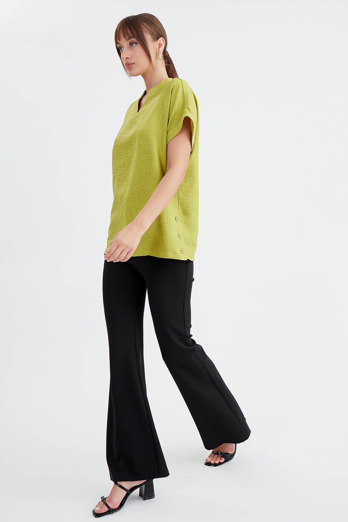 JUDGE COLLAR LOW SHOULDER BUTTONED BLOUSE