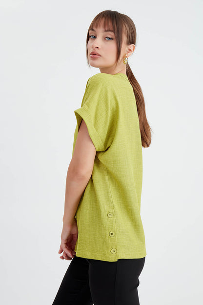 JUDGE COLLAR LOW SHOULDER BUTTONED BLOUSE