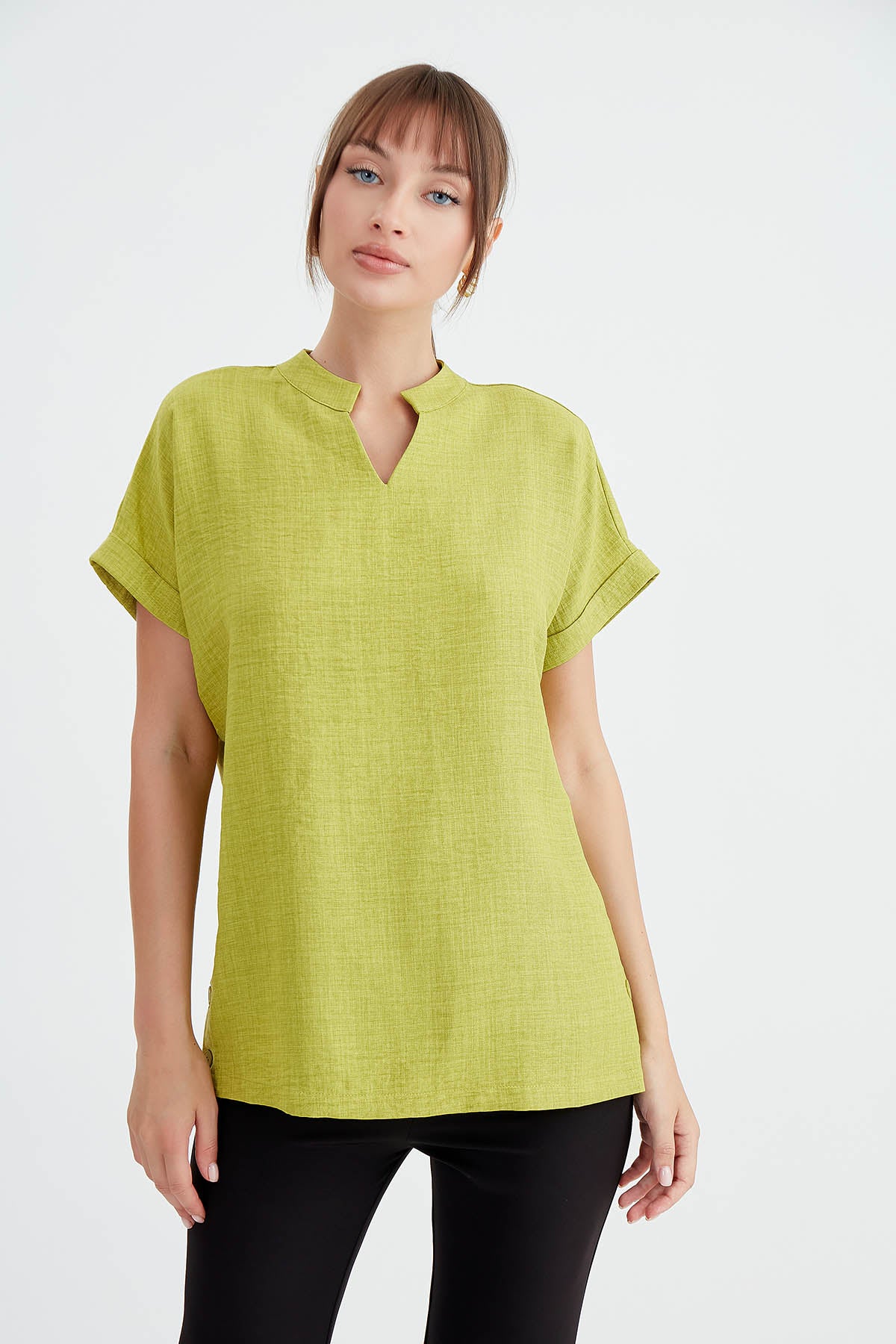 JUDGE COLLAR LOW SHOULDER BUTTONED BLOUSE