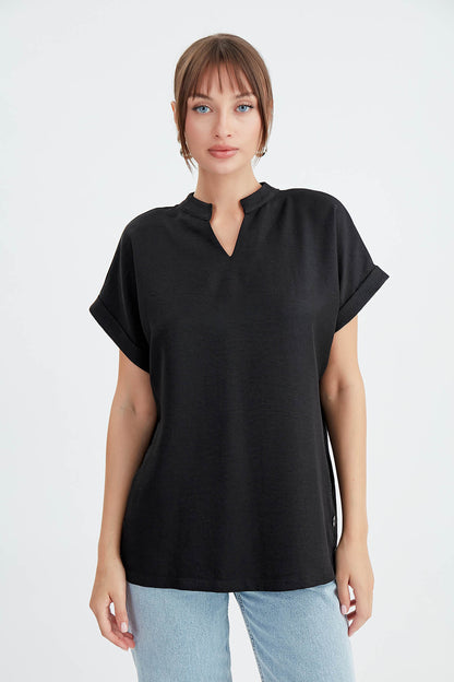 JUDGE COLLAR LOW SHOULDER BUTTONED BLOUSE