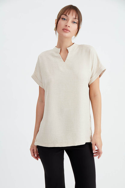 JUDGE COLLAR LOW SHOULDER BUTTONED BLOUSE