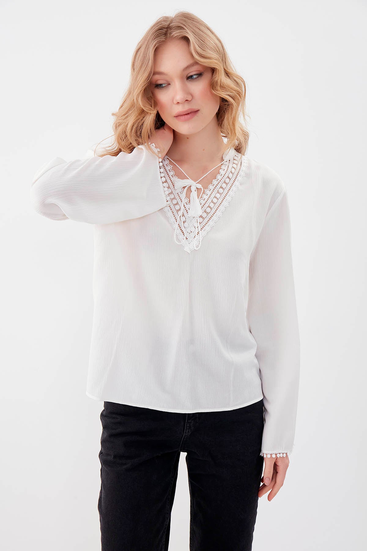 JUDGE COLLAR, LONG SLEEVE, COMFORTABLE BLOUSE