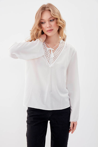 JUDGE COLLAR, LONG SLEEVE, COMFORTABLE BLOUSE