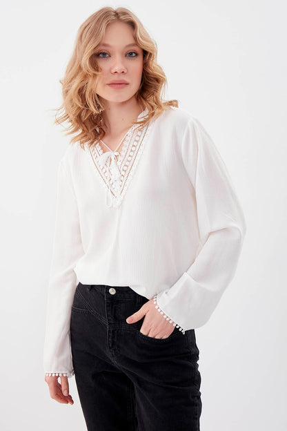 JUDGE COLLAR, LONG SLEEVE, COMFORTABLE BLOUSE