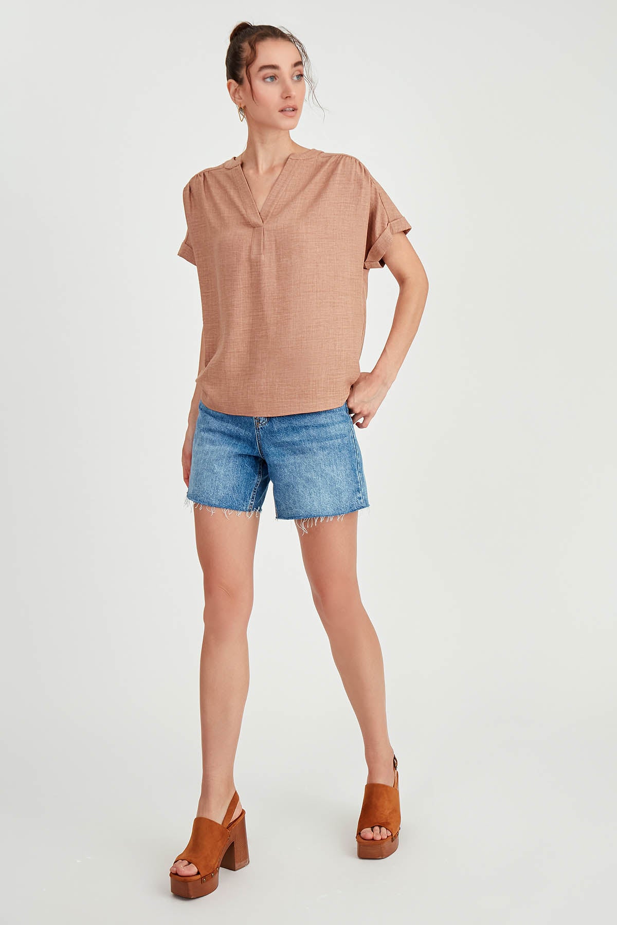 SHORT SLEEVE V NECK BLOUSE