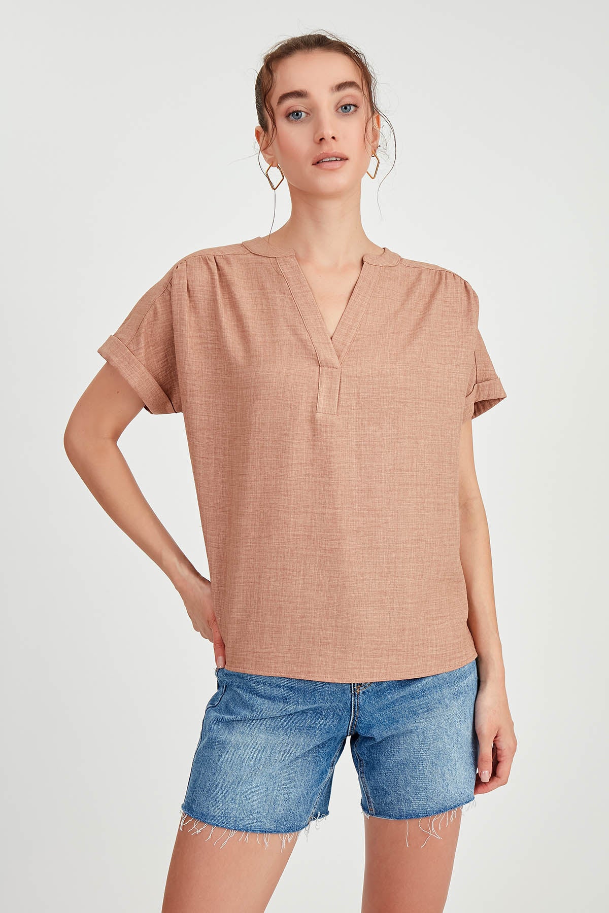SHORT SLEEVE V NECK BLOUSE