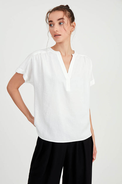 SHORT SLEEVE V NECK BLOUSE