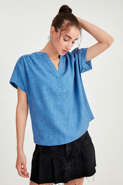 SHORT SLEEVE V NECK BLOUSE