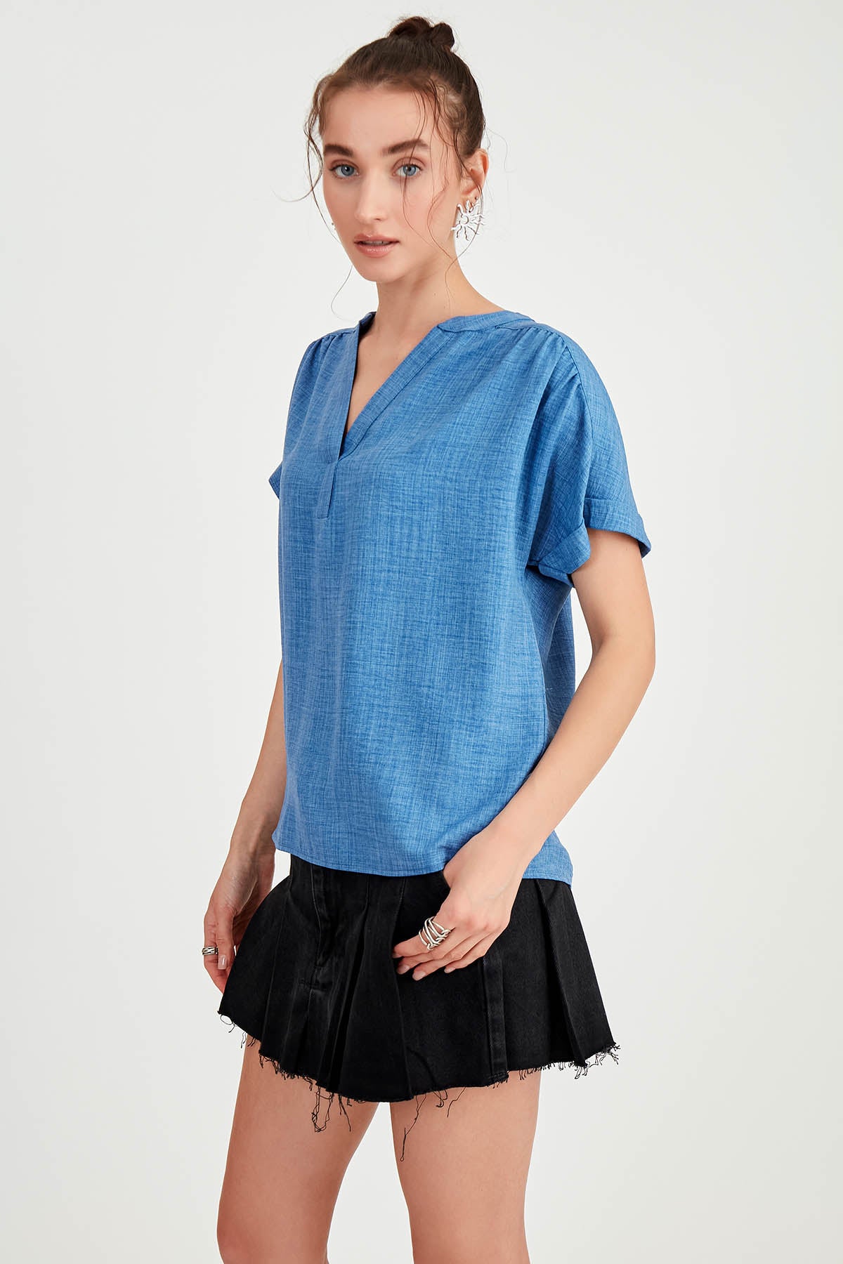 SHORT SLEEVE V NECK BLOUSE
