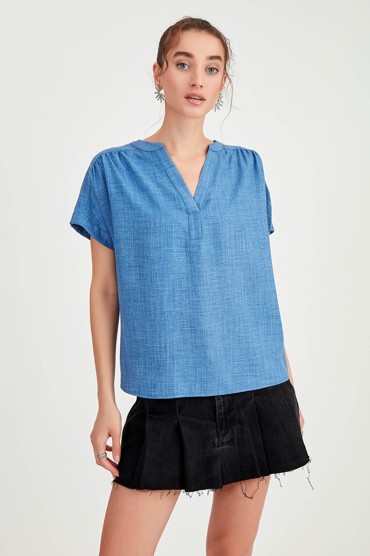 SHORT SLEEVE V NECK BLOUSE