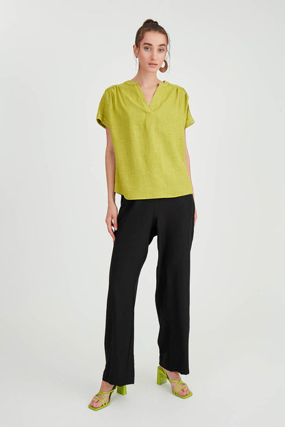 SHORT SLEEVE V NECK BLOUSE