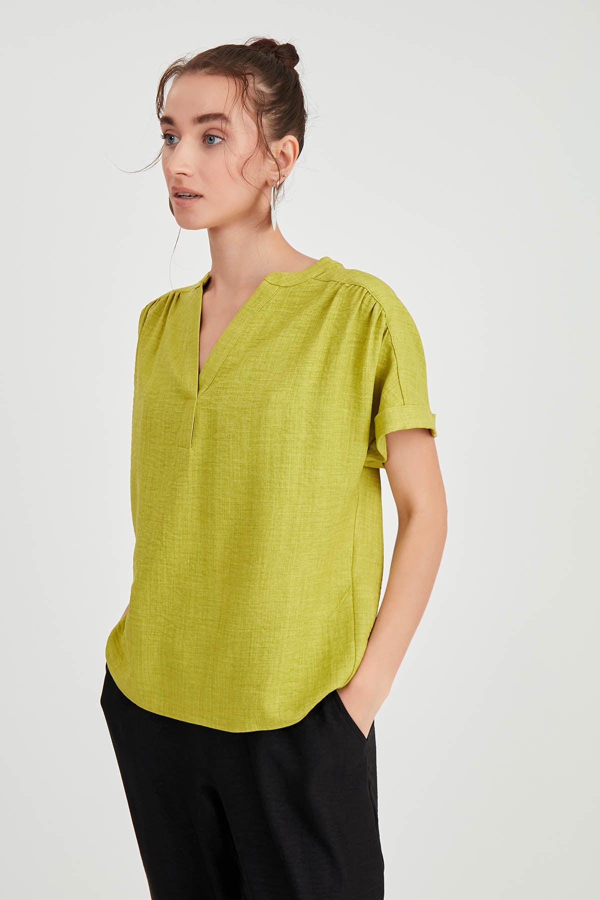 SHORT SLEEVE V NECK BLOUSE