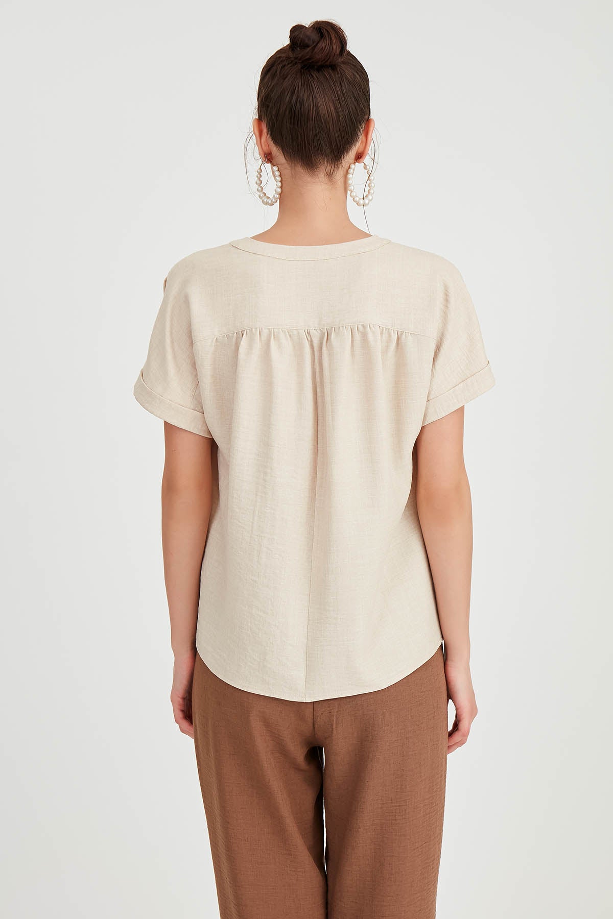 SHORT SLEEVE V NECK BLOUSE
