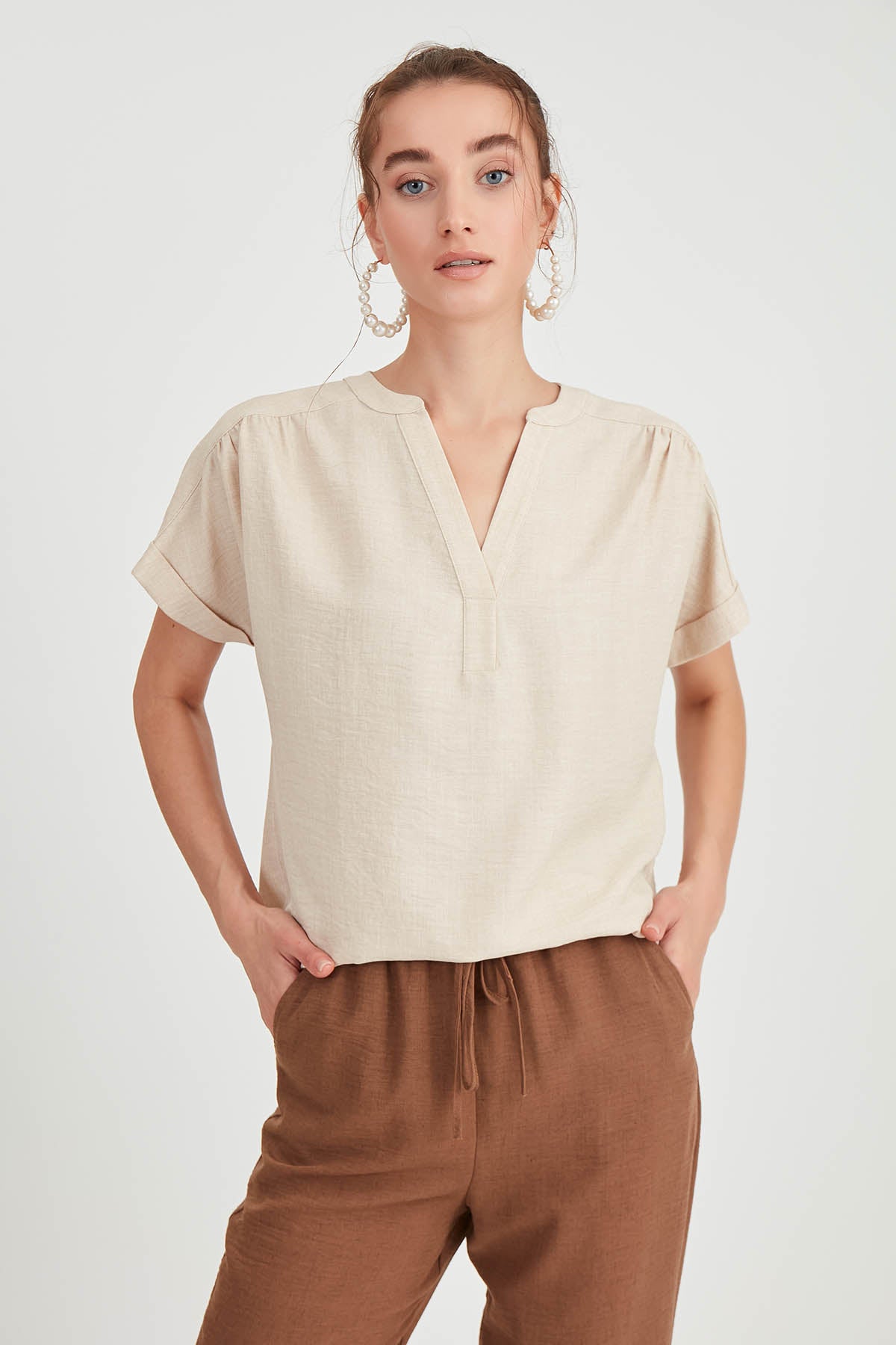 SHORT SLEEVE V NECK BLOUSE