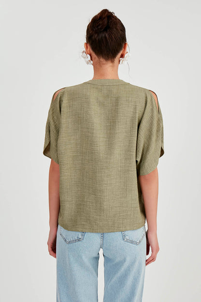 JUDGE COLLAR BLOUSE