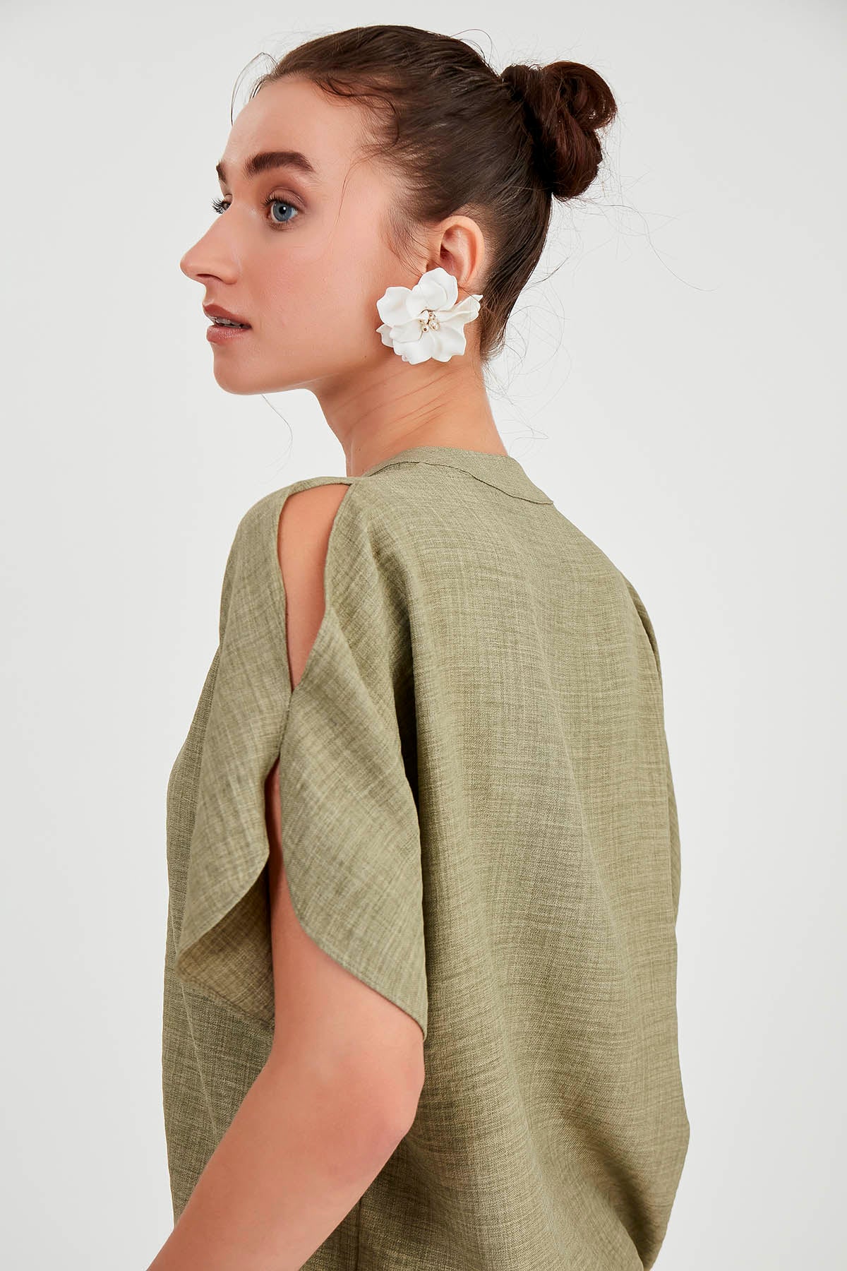 JUDGE COLLAR BLOUSE