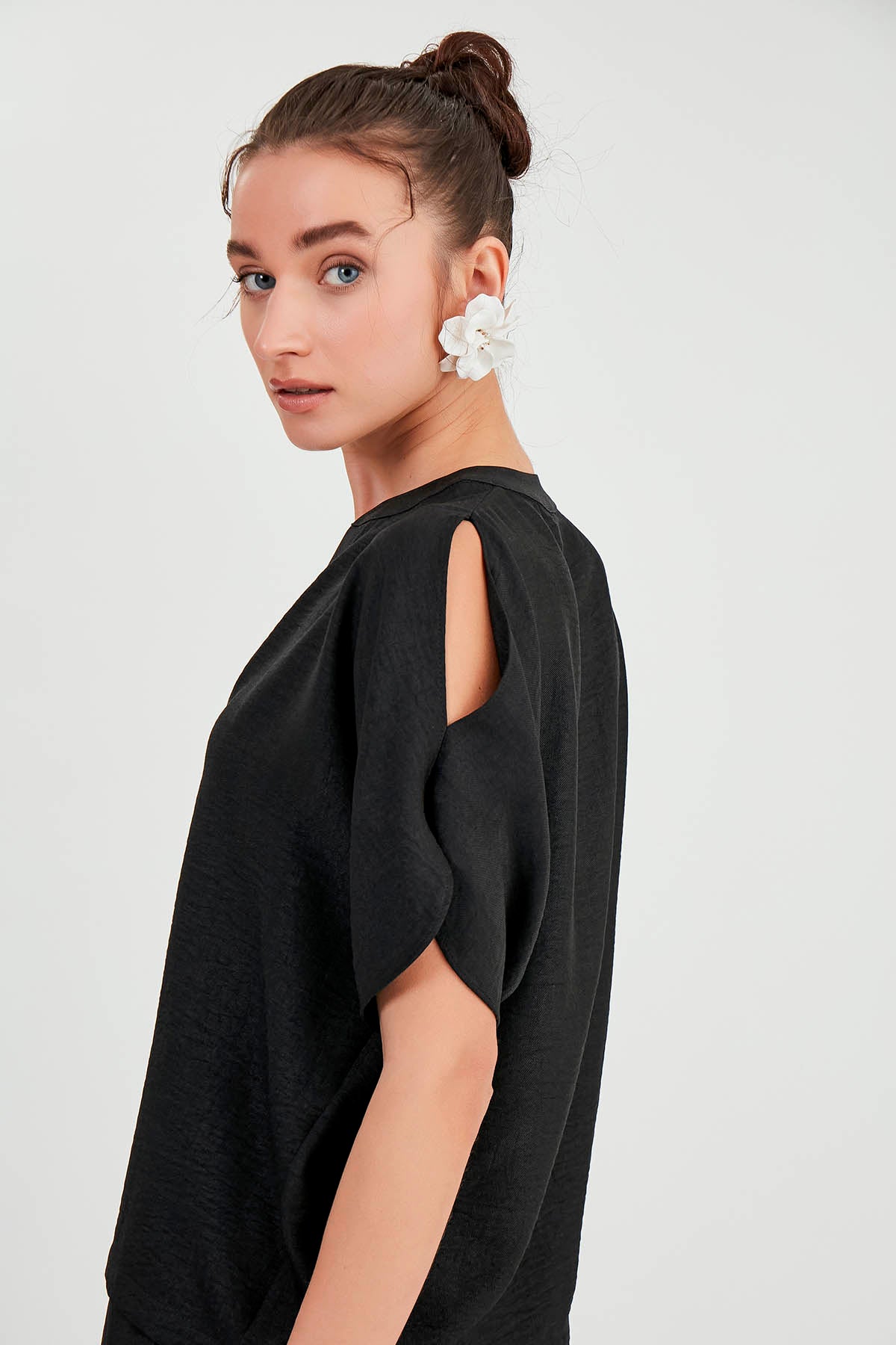 JUDGE COLLAR BLOUSE